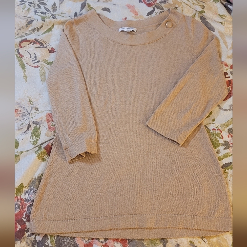 Banana Republic Beige Crew Neck Top